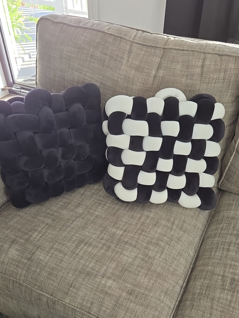Woven Plush Throw Pillow Pair - Black & Black/White